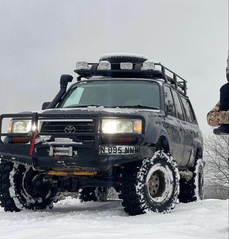 Синій Тойота Ленд Крузер 80, об'ємом двигуна 4.5 л та пробігом 165 тис. км за 10000 $, фото 1 на Automoto.ua