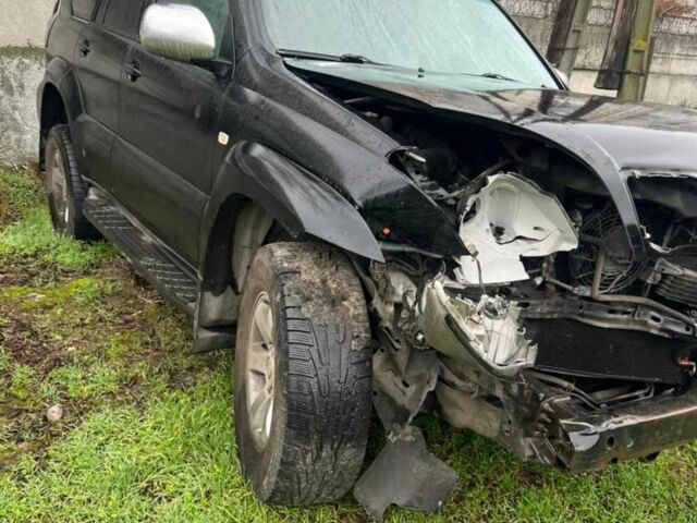 Черный Тойота Ленд Крузер Прадо 120, объемом двигателя 4 л и пробегом 200 тыс. км за 7567 $, фото 1 на Automoto.ua