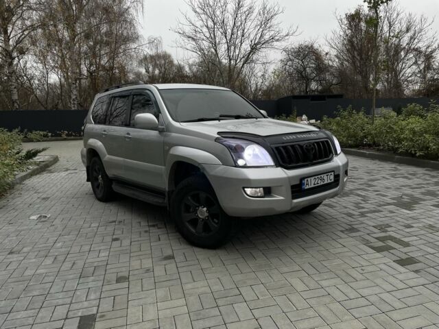 Серый Тойота Ленд Крузер Прадо 120, объемом двигателя 4 л и пробегом 220 тыс. км за 12500 $, фото 1 на Automoto.ua