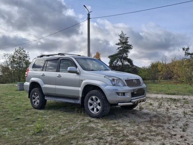 Серый Тойота Ленд Крузер Прадо 120, объемом двигателя 4 л и пробегом 316 тыс. км за 13980 $, фото 1 на Automoto.ua