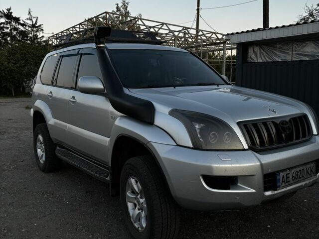 Серый Тойота Ленд Крузер Прадо 120, объемом двигателя 4 л и пробегом 3 тыс. км за 15500 $, фото 1 на Automoto.ua