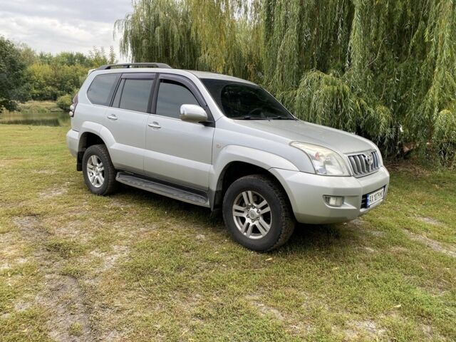 Тойота Ленд Крузер Прадо 120 2003 у Харкові на Automoto.ua Сірий Тойота Ленд Крузер Прадо 120, об'ємом двигуна 2.7 л та пробігом 282 тис. км за 9999 $, фото 1 на Automoto.ua