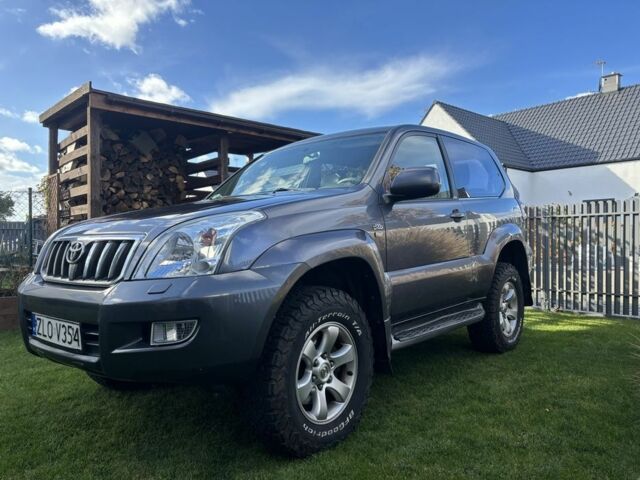 Серый Тойота Ленд Крузер Прадо 120, объемом двигателя 3 л и пробегом 338 тыс. км за 3250 $, фото 1 на Automoto.ua