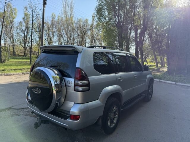 Серый Тойота Ленд Крузер Прадо 120, объемом двигателя 2.7 л и пробегом 320 тыс. км за 12900 $, фото 1 на Automoto.ua