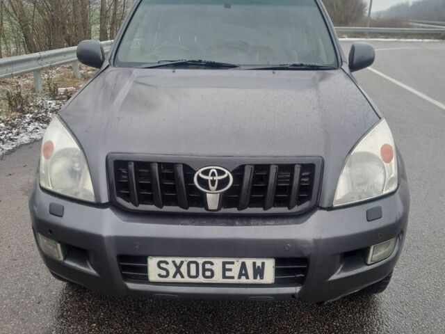 Серый Тойота Ленд Крузер Прадо 120, объемом двигателя 3 л и пробегом 247 тыс. км за 5000 $, фото 1 на Automoto.ua