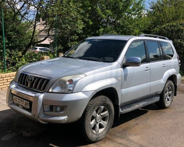 Серый Тойота Ленд Крузер Прадо 120, объемом двигателя 27 л и пробегом 206 тыс. км за 13500 $, фото 1 на Automoto.ua