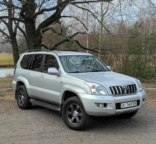 Серый Тойота Ленд Крузер Прадо 120, объемом двигателя 3 л и пробегом 388 тыс. км за 16900 $, фото 1 на Automoto.ua