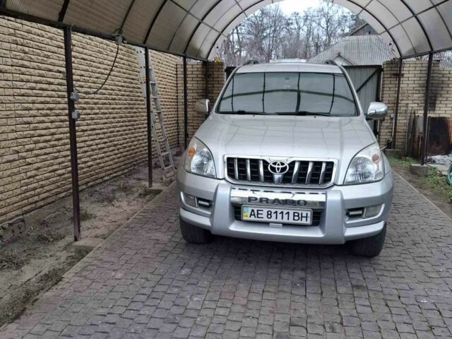 Серый Тойота Ленд Крузер Прадо 120, объемом двигателя 4 л и пробегом 256 тыс. км за 17500 $, фото 1 на Automoto.ua