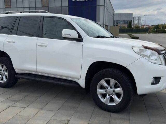 Білий Тойота Ленд Крузер Прадо 150, об'ємом двигуна 3 л та пробігом 208 тис. км за 27300 $, фото 1 на Automoto.ua