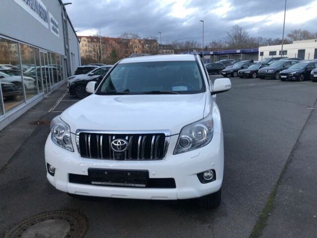 Белый Тойота Ленд Крузер Прадо 150, объемом двигателя 3 л и пробегом 121 тыс. км за 12800 $, фото 1 на Automoto.ua