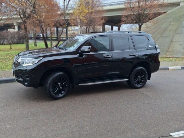 Черный Тойота Ленд Крузер Прадо 150, объемом двигателя 4 л и пробегом 135 тыс. км за 44250 $, фото 1 на Automoto.ua