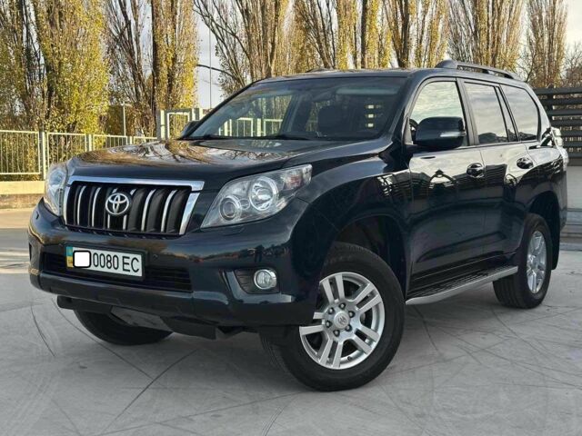 Серый Тойота Ленд Крузер Прадо 150, объемом двигателя 4 л и пробегом 240 тыс. км за 22950 $, фото 1 на Automoto.ua