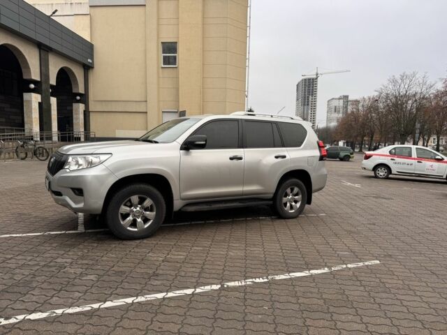 Серый Тойота Ленд Крузер Прадо 150, объемом двигателя 0 л и пробегом 125 тыс. км за 24700 $, фото 1 на Automoto.ua