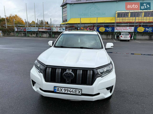 Белый Тойота Ленд Крузер Прадо, объемом двигателя 3.96 л и пробегом 320 тыс. км за 23999 $, фото 1 на Automoto.ua