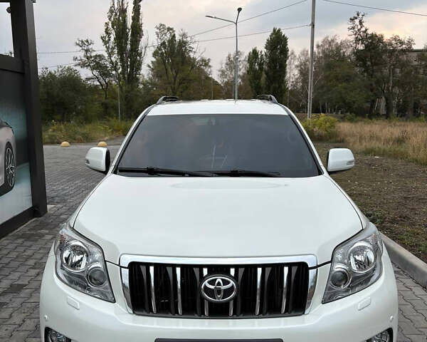 Білий Тойота Ленд Крузер Прадо, об'ємом двигуна 3 л та пробігом 249 тис. км за 25000 $, фото 1 на Automoto.ua