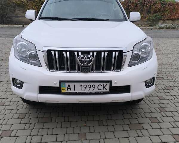 Белый Тойота Ленд Крузер Прадо, объемом двигателя 4 л и пробегом 320 тыс. км за 23500 $, фото 1 на Automoto.ua