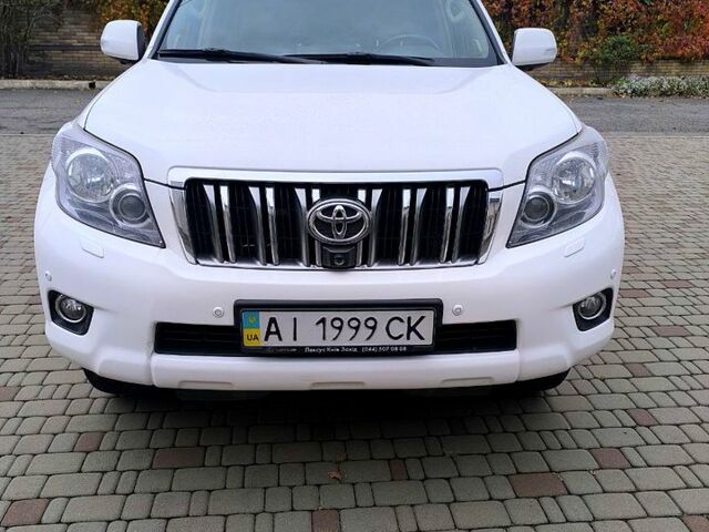 Белый Тойота Ленд Крузер Прадо, объемом двигателя 4 л и пробегом 320 тыс. км за 22000 $, фото 1 на Automoto.ua