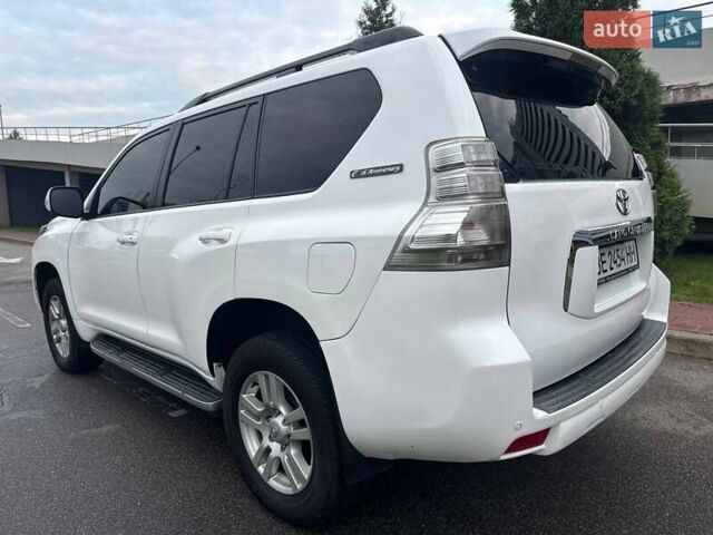 Тойота Ленд Крузер Прадо 2010 у Києві на Automoto.ua Білий Тойота Ленд Крузер Прадо, об'ємом двигуна 4 л та пробігом 237 тис. км за 19700 $, фото 1 на Automoto.ua
