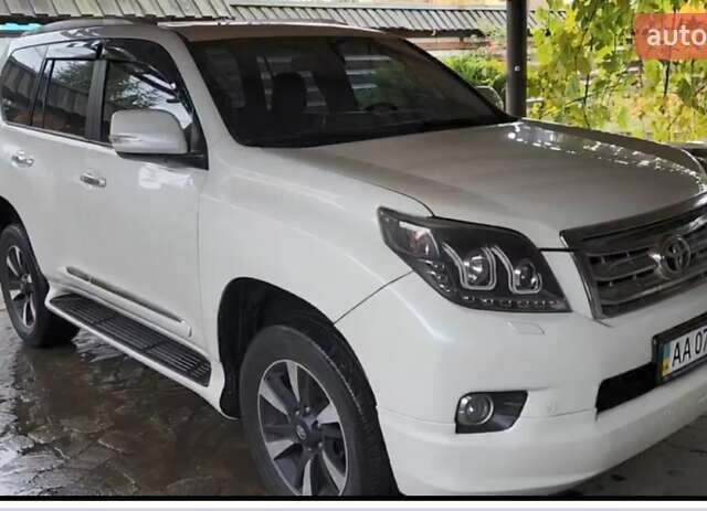 Тойота Ленд Крузер Прадо 2012 в Киеве на Automoto.ua Белый Тойота Ленд Крузер Прадо, объемом двигателя 2.98 л и пробегом 134 тыс. км за 24000 $, фото 1 на Automoto.ua
