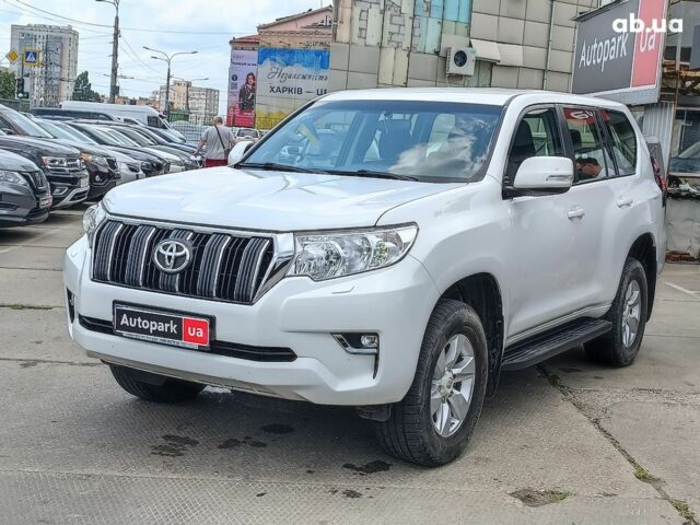 Белый Тойота Ленд Крузер Прадо, объемом двигателя 2.8 л и пробегом 122 тыс. км за 37490 $, фото 1 на Automoto.ua