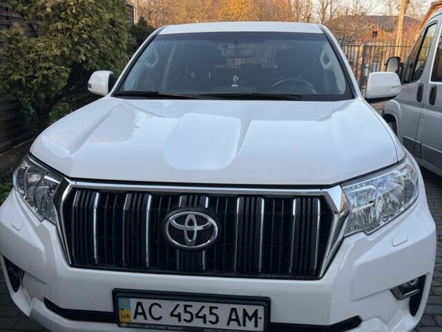 Білий Тойота Ленд Крузер Прадо, об'ємом двигуна 2.8 л та пробігом 98 тис. км за 35333 $, фото 1 на Automoto.ua