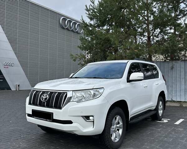 Белый Тойота Ленд Крузер Прадо, объемом двигателя 2.69 л и пробегом 153 тыс. км за 27900 $, фото 1 на Automoto.ua