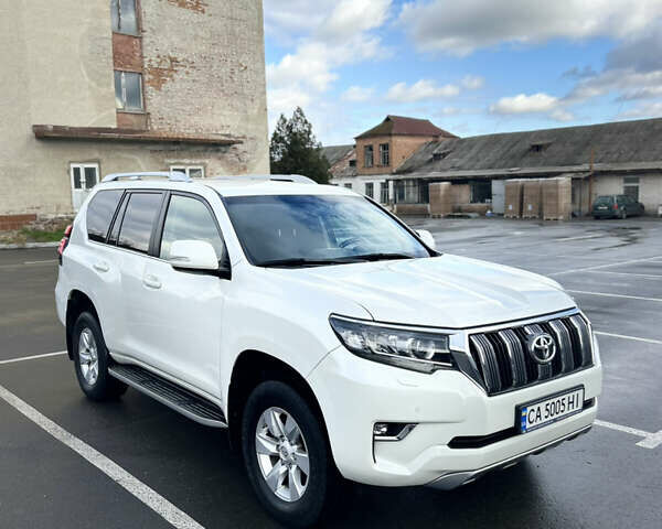 Белый Тойота Ленд Крузер Прадо, объемом двигателя 3.96 л и пробегом 165 тыс. км за 39200 $, фото 1 на Automoto.ua