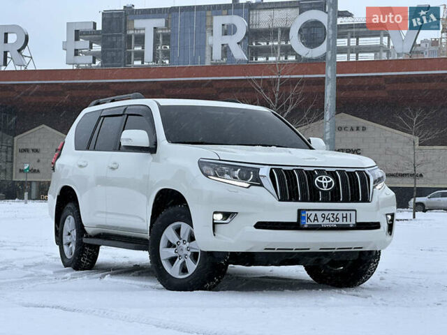 Белый Тойота Ленд Крузер Прадо, объемом двигателя 4 л и пробегом 120 тыс. км за 35900 $, фото 1 на Automoto.ua