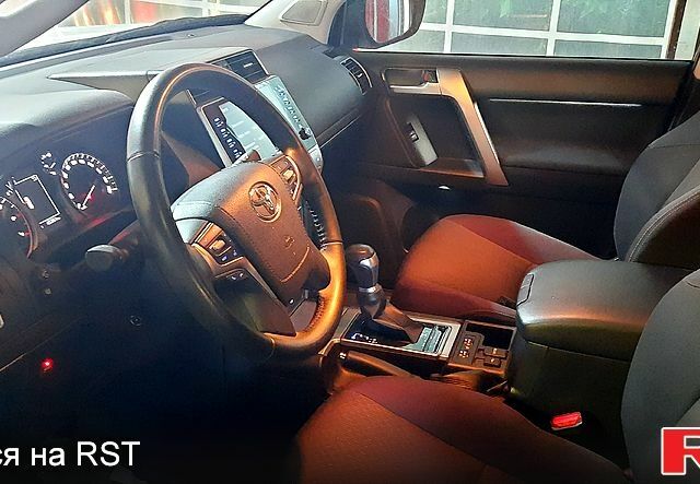 Белый Тойота Ленд Крузер Прадо, объемом двигателя 4 л и пробегом 45 тыс. км за 40999 $, фото 1 на Automoto.ua