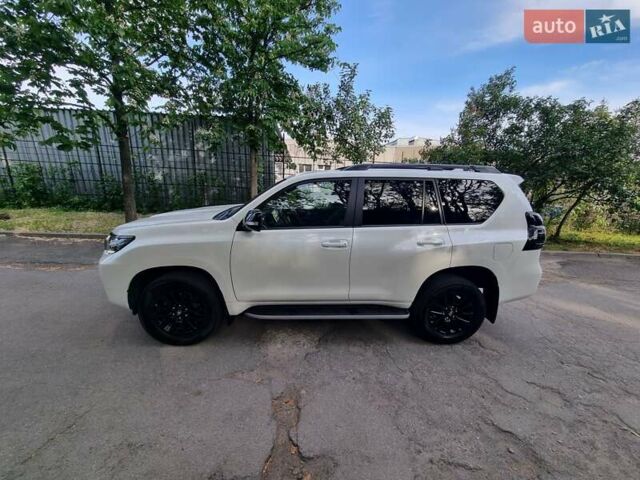 Белый Тойота Ленд Крузер Прадо, объемом двигателя 3.96 л и пробегом 108 тыс. км за 46000 $, фото 1 на Automoto.ua