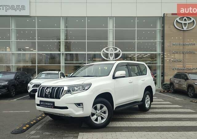 Белый Тойота Ленд Крузер Прадо, объемом двигателя 2.76 л и пробегом 94 тыс. км за 43250 $, фото 1 на Automoto.ua