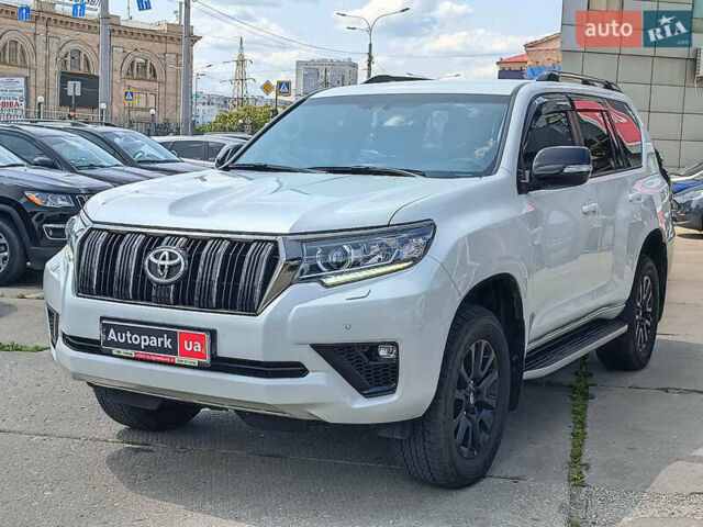 Белый Тойота Ленд Крузер Прадо, объемом двигателя 4 л и пробегом 46 тыс. км за 42990 $, фото 1 на Automoto.ua