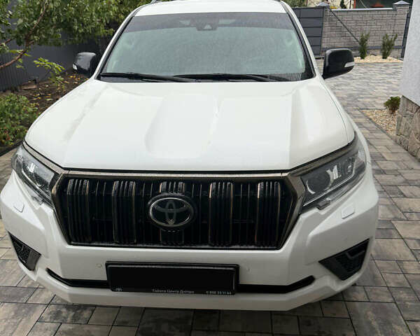 Білий Тойота Ленд Крузер Прадо, об'ємом двигуна 3.96 л та пробігом 174 тис. км за 44000 $, фото 1 на Automoto.ua