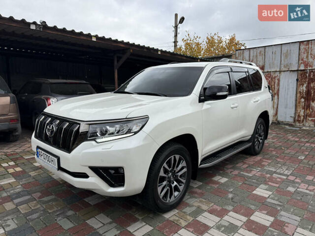 Тойота Ленд Крузер Прадо 2022 в Запорожье на Automoto.ua Белый Тойота Ленд Крузер Прадо, объемом двигателя 3.96 л и пробегом 15 тыс. км за 55000 $, фото 1 на Automoto.ua