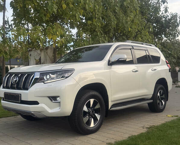 Белый Тойота Ленд Крузер Прадо, объемом двигателя 2.76 л и пробегом 28 тыс. км за 55500 $, фото 1 на Automoto.ua