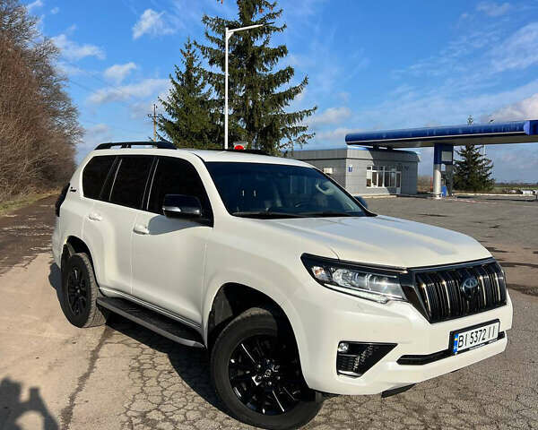 Белый Тойота Ленд Крузер Прадо, объемом двигателя 3.96 л и пробегом 134 тыс. км за 42900 $, фото 1 на Automoto.ua
