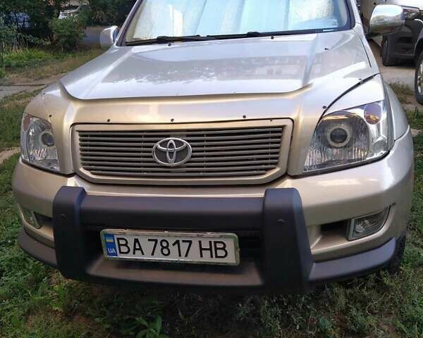 Бежевый Тойота Ленд Крузер Прадо, объемом двигателя 4 л и пробегом 330 тыс. км за 13500 $, фото 1 на Automoto.ua