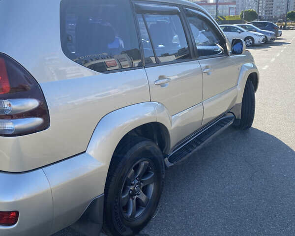 Бежевий Тойота Ленд Крузер Прадо, об'ємом двигуна 3.96 л та пробігом 259 тис. км за 16000 $, фото 1 на Automoto.ua