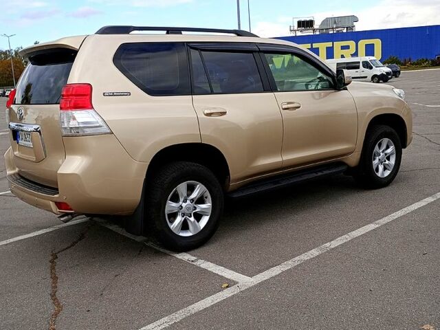 Бежевый Тойота Ленд Крузер Прадо, объемом двигателя 2.7 л и пробегом 268 тыс. км за 23500 $, фото 1 на Automoto.ua