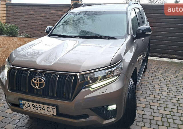 Бежевый Тойота Ленд Крузер Прадо, объемом двигателя 3.96 л и пробегом 40 тыс. км за 42000 $, фото 1 на Automoto.ua