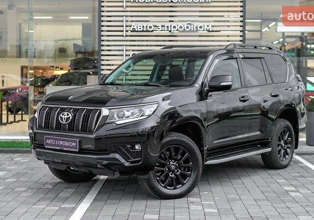 Черный Тойота Ленд Крузер Прадо, объемом двигателя 3.96 л и пробегом 31 тыс. км за 43948 $, фото 1 на Automoto.ua