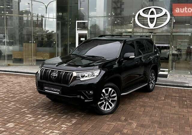 Черный Тойота Ленд Крузер Прадо, объемом двигателя 3.96 л и пробегом 31 тыс. км за 57942 $, фото 1 на Automoto.ua