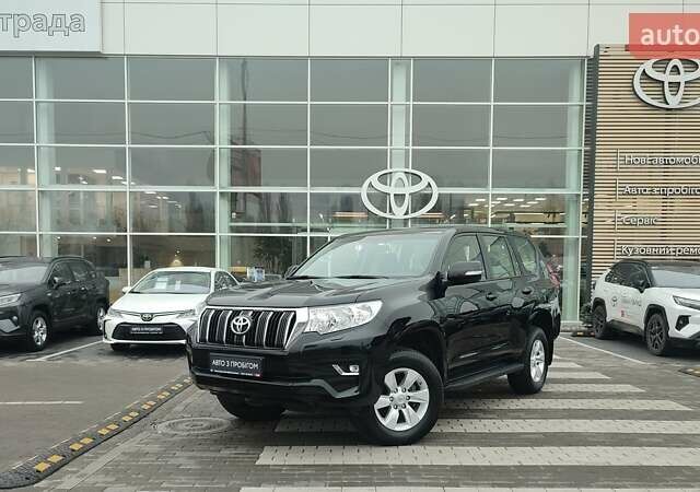 Черный Тойота Ленд Крузер Прадо, объемом двигателя 2.76 л и пробегом 84 тыс. км за 45906 $, фото 1 на Automoto.ua