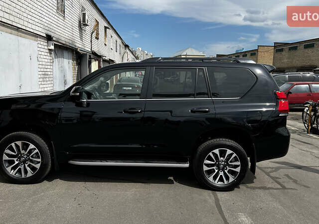 Черный Тойота Ленд Крузер Прадо, объемом двигателя 2.76 л и пробегом 39 тыс. км за 59900 $, фото 1 на Automoto.ua