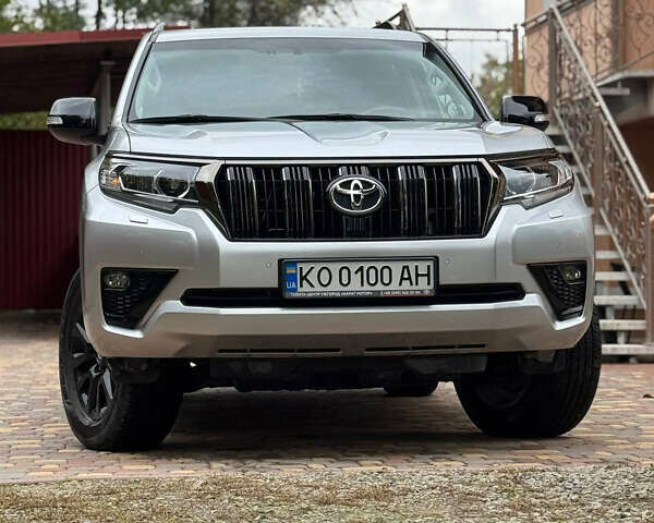 Тойота Ленд Крузер Прадо, объемом двигателя 3.96 л и пробегом 30 тыс. км за 47500 $, фото 1 на Automoto.ua