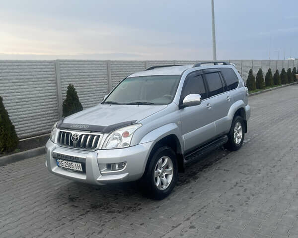 Серый Тойота Ленд Крузер Прадо, объемом двигателя 2.7 л и пробегом 149 тыс. км за 12800 $, фото 1 на Automoto.ua