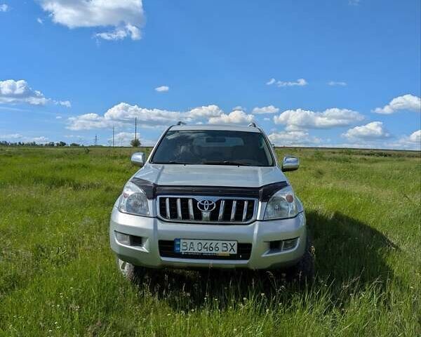 Серый Тойота Ленд Крузер Прадо, объемом двигателя 2.69 л и пробегом 229 тыс. км за 12000 $, фото 1 на Automoto.ua