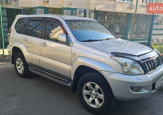 Сірий Тойота Ленд Крузер Прадо, об'ємом двигуна 3 л та пробігом 255 тис. км за 18800 $, фото 1 на Automoto.ua