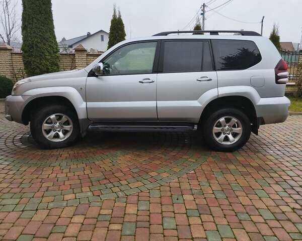 Сірий Тойота Ленд Крузер Прадо, об'ємом двигуна 3.96 л та пробігом 317 тис. км за 15500 $, фото 1 на Automoto.ua