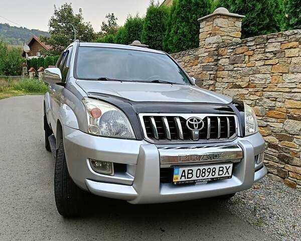 Серый Тойота Ленд Крузер Прадо, объемом двигателя 4 л и пробегом 272 тыс. км за 14300 $, фото 1 на Automoto.ua